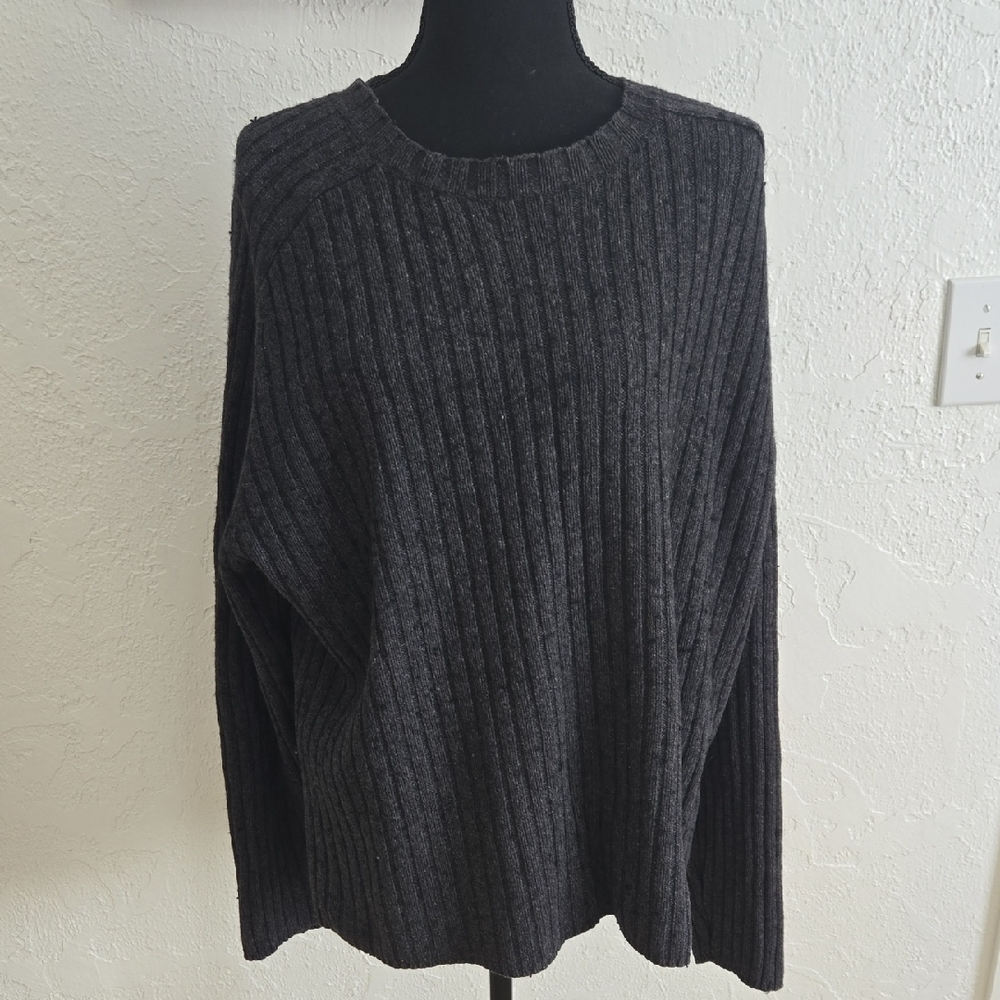 Abercrombie & Fitch Dark Gray Crewneck Sweater